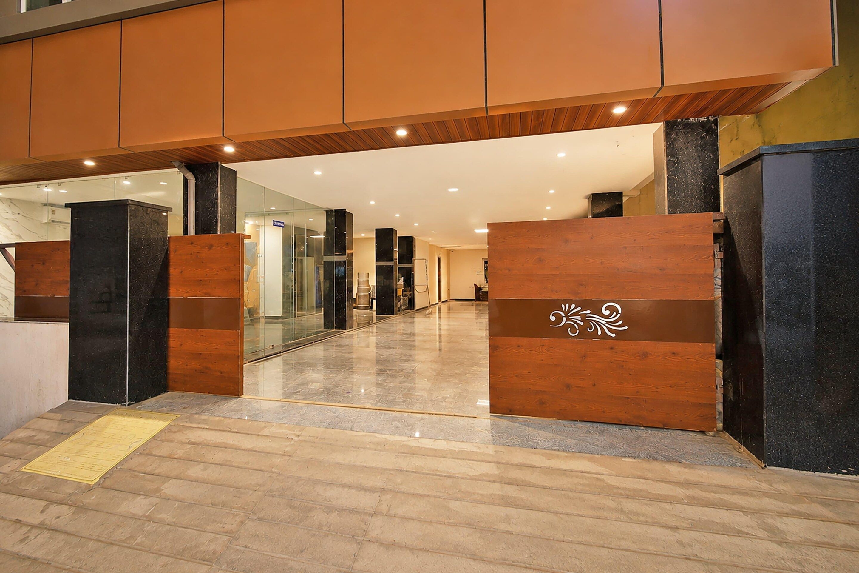 Hus | Reception