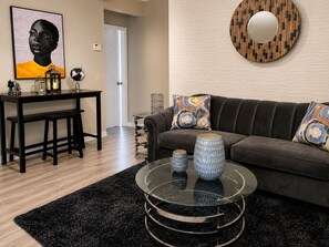 Living area - Lovely 2-bedroom duplex with AC in welcoming Greenville (Greenville)