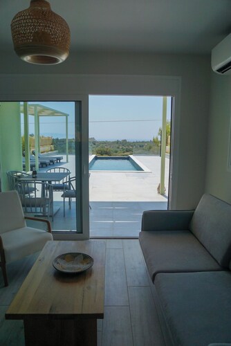mentoros villas