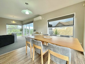 Unclassified image, 4 of 22, button - Vinnies Haven - Opunake Holiday Home (Opunake)