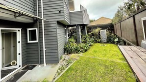 Exterior - Vinnies Haven - Opunake Holiday Home (Opunake)