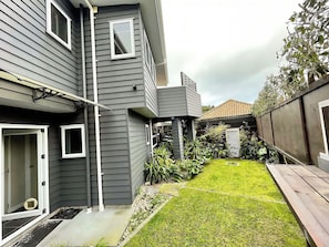 Unclassified image, 2 of 22, button - Vinnies Haven - Opunake Holiday Home (Opunake)