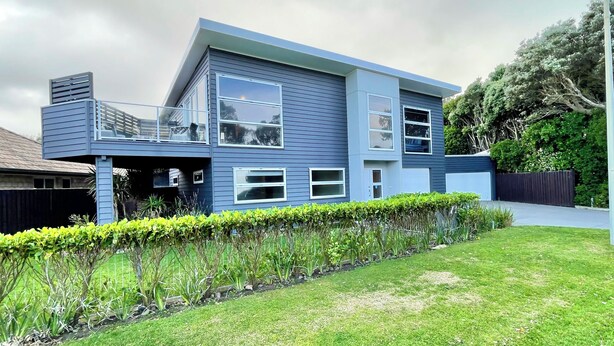 Exterior - Vinnies Haven - Opunake Holiday Home (Opunake)