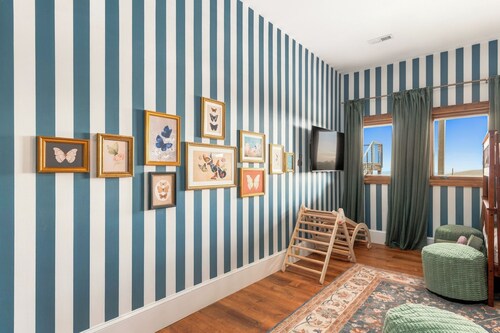Shenandoah Luxury: Views and Privacy w/ Hot Tub, Sauna, Theater