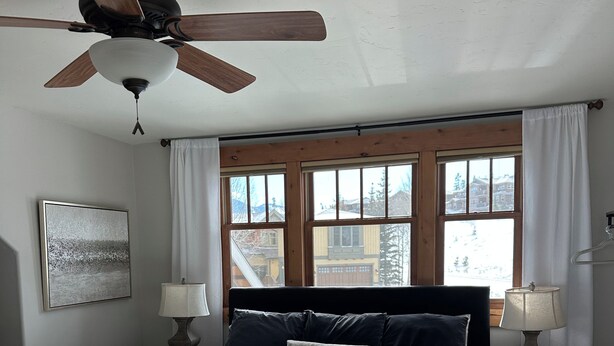 Room - 1-bedroom apartment in lovely Fraser with AC and comfort (Fraser)