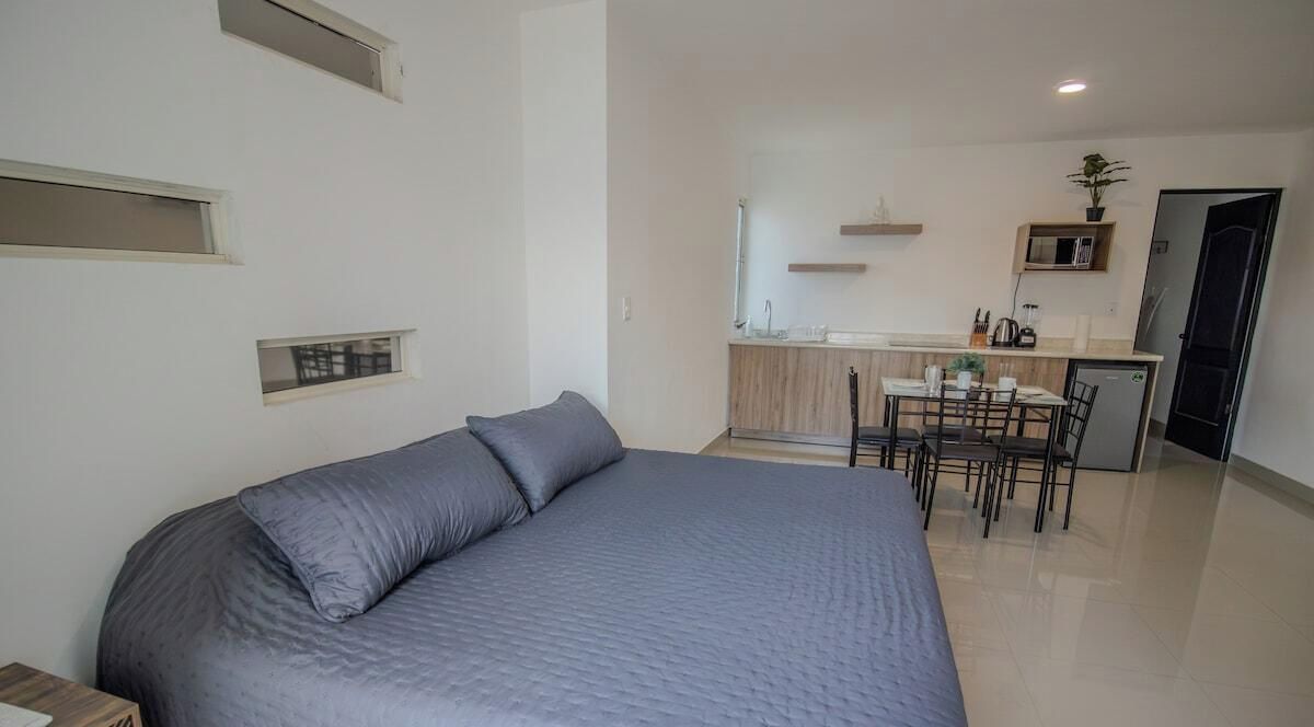 Comfortable King Loft With Balcony - Upper Floor - Ciudad Apodaca