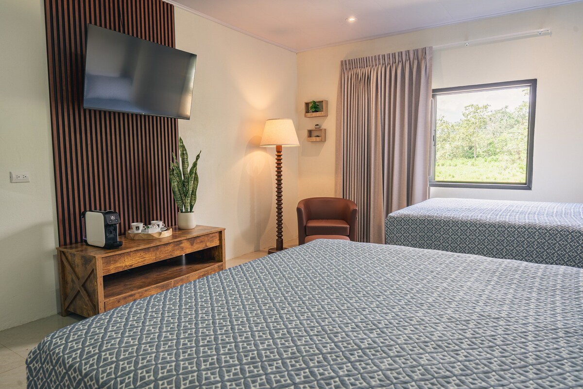 Signature Quadruple Room, Balcony