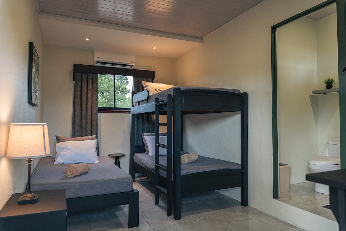Business Triple Room, Balcony