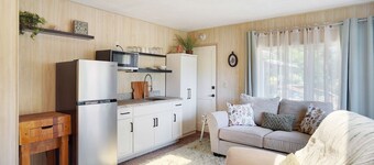 Cozy 1-bedroom studio in beautiful Lyons with air conditioning & heat.