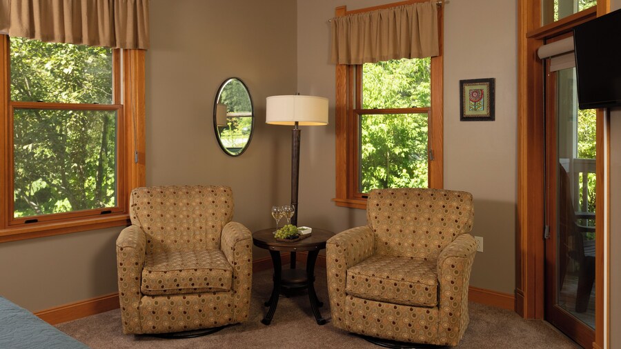 Pinehurst Inn - Luxury Bayfield Hotel