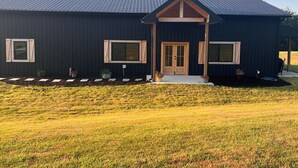 Unclassified image, 2 of 10, button - Lovely 4-bedroom farmhouse with AC in charming Odessa (Odessa)