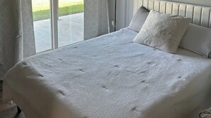 Unclassified image, 3 of 10, button - Lovely 4-bedroom farmhouse with AC in charming Odessa (Odessa)