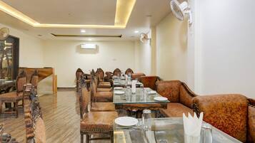 House | Dining