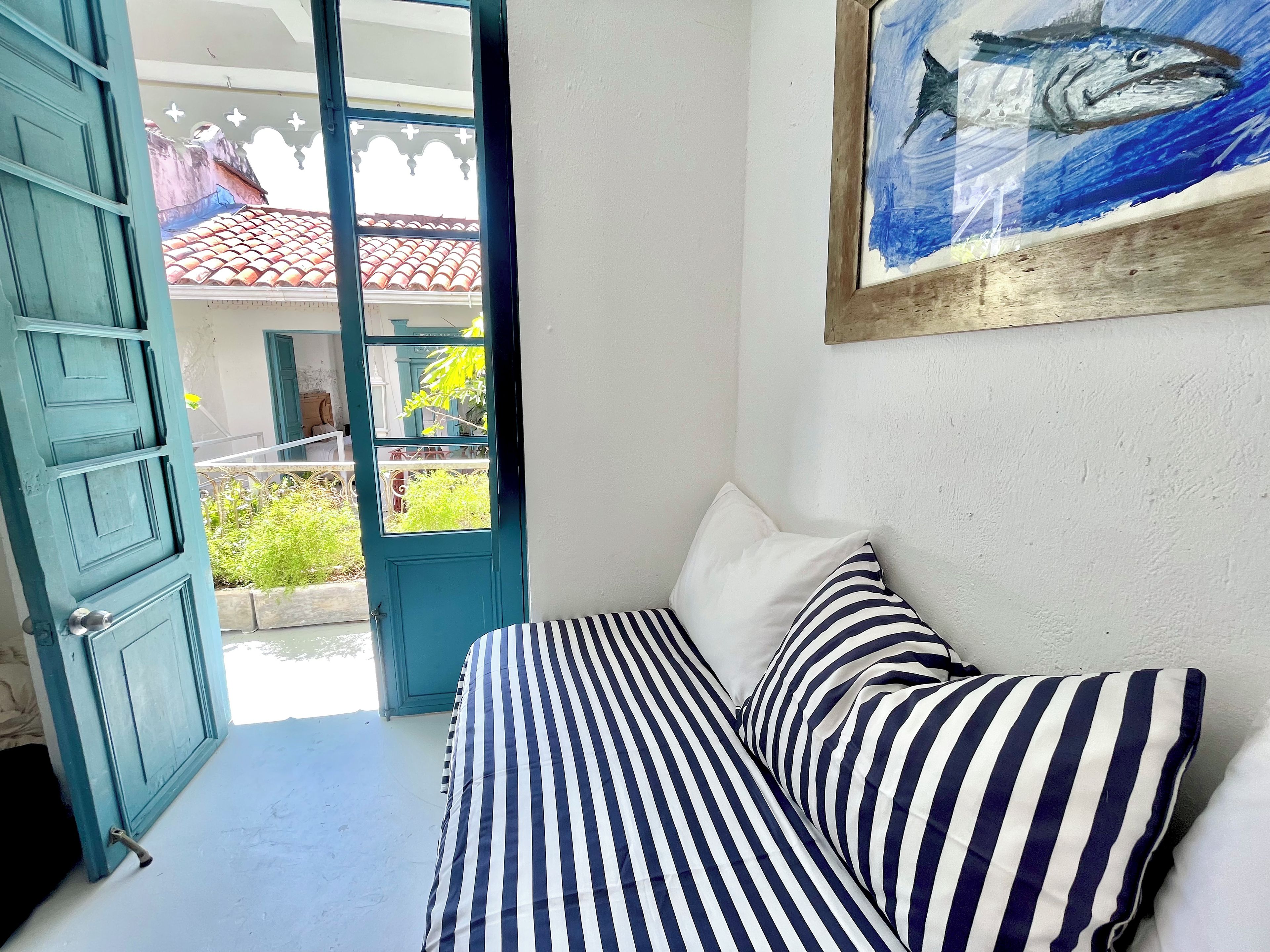 4 bedrooms, iron/ironing board, WiFi (free), bed sheets