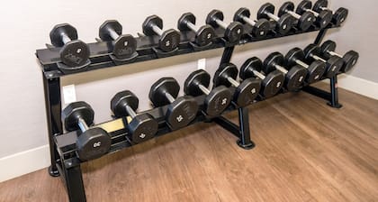 Accessible 1BR Suite w/ Kitchen & Hot Breakfast