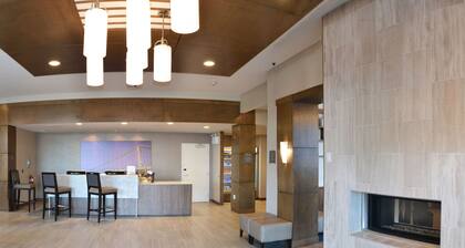 1BR Accessible Suite w/ Complimentary Breakfast