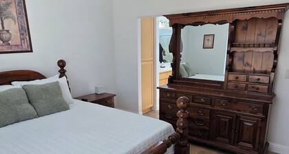 3-bedroom house in Los Banos, close to downtown restaurants and shopping.