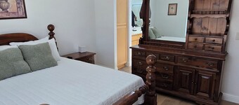 3-bedroom house in Los Banos, close to downtown restaurants and shopping.