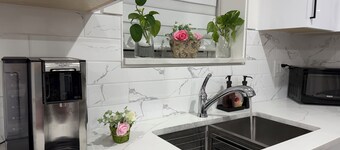 Modern Comfort Guest suite|South Surrey/White Rock
