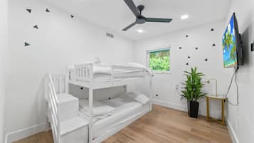 6 chambres, bureau, fer et planche à repasser, accès à Internet