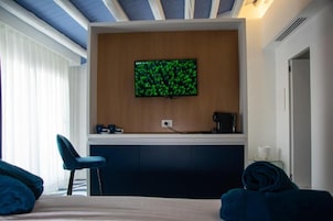 Quarto casal luxo, vista para a cidade | Cortinas blackout, Wi-Fi de cortesia