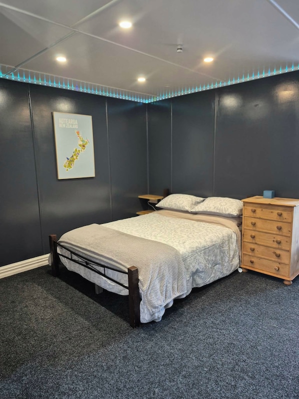 Room - Private quiet farm stay (Waitara)