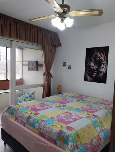 Cozy apartment, great location, one block from the beach, shopping mall....