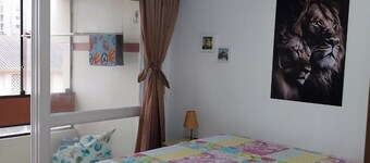 Apartamento aconchegante, ótima localização, uma quadra da praia, shopping....