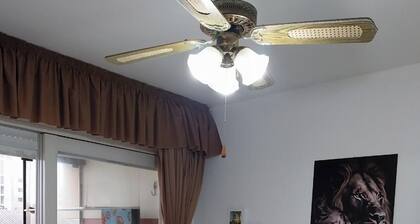 Cozy apartment, great location, one block from the beach, shopping mall....