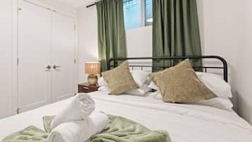 Desk, iron/ironing board, travel cot, WiFi