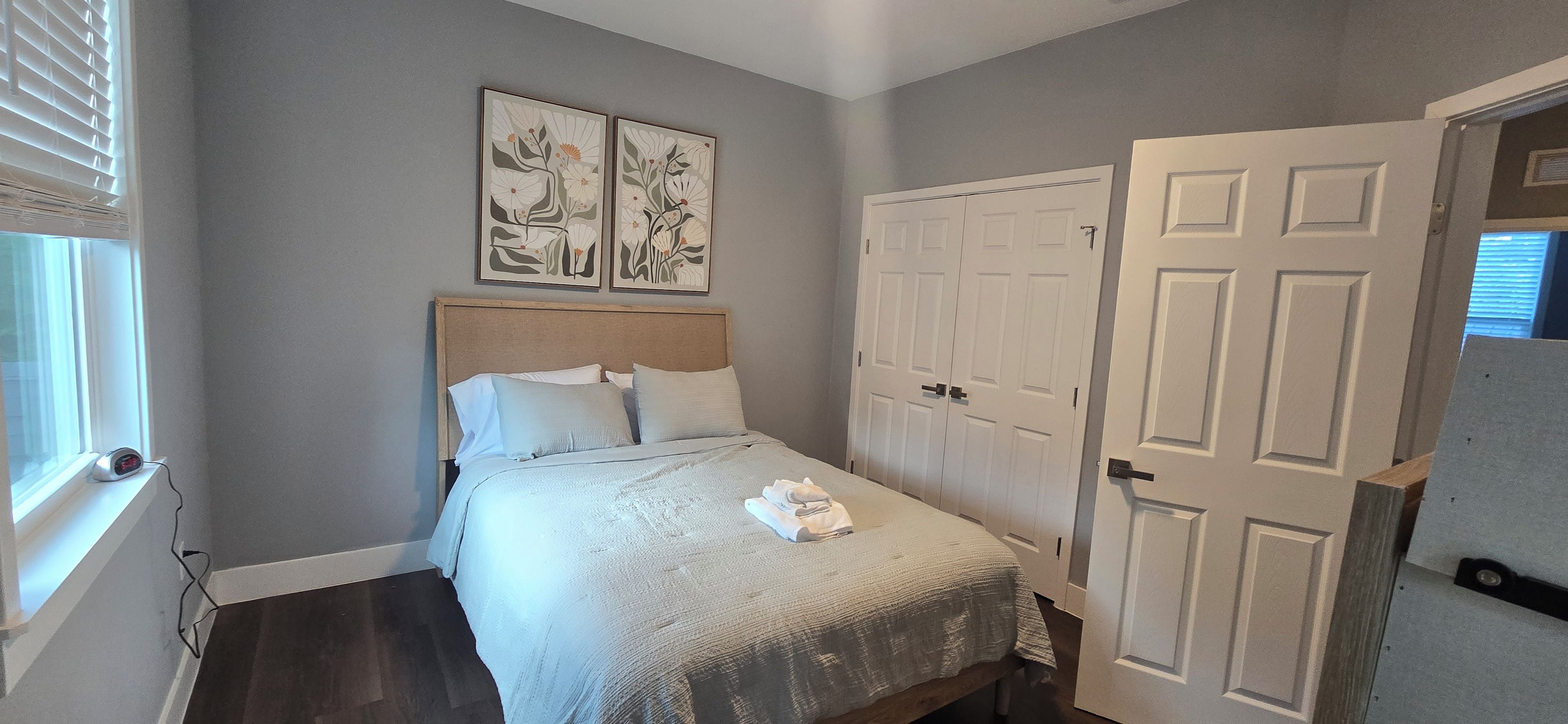 Iron/ironing board, WiFi (free), bed sheets