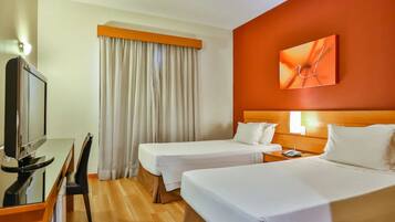 WiFi (free), bed sheets