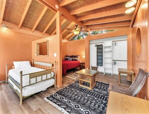 Room - Authentic 5-bedroom estate in Kailua-Kona Living in Harmony with nature (Kailua-Kona)