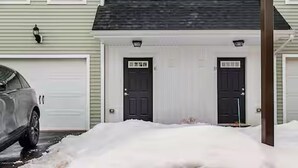 Unclassified image, 2 of 30, button - Spacious 4-bedroom townhome in beautiful Bloomfield with AC (Bloomfield)
