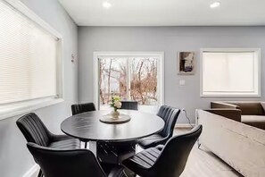 Dining - Spacious 4-bedroom townhome in beautiful Bloomfield with AC (Bloomfield)