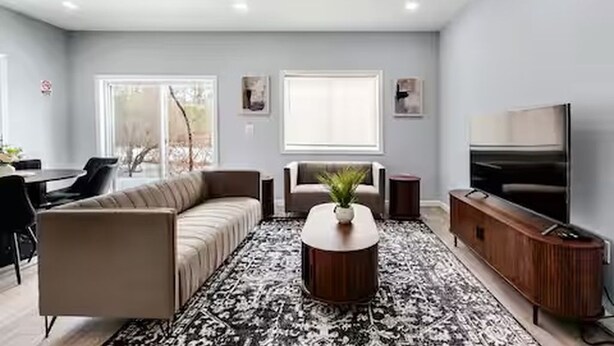 Unclassified image, 1 of 30, button - Spacious 4-bedroom townhome in beautiful Bloomfield with AC (Bloomfield)