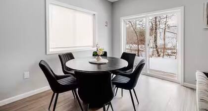 Spacious 4-bedroom townhome in beautiful Bloomfield with AC