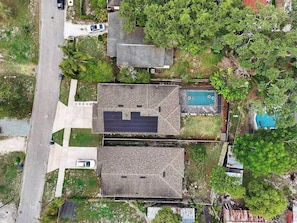 Exterior - Heated Pool Getaway In Tampa Bay, Sleeps, Close to everything in Tampa Bay! (Tampa)
