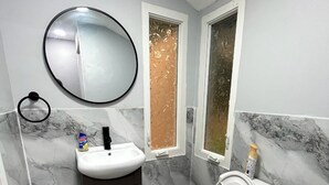 Unclassified image, 4 of 7, button - Apartment 1 bed 1 bath, 400 sq ft quiet area (Paterson)