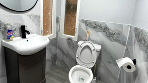 Unclassified image, 2 of 7, button - Apartment 1 bed 1 bath, 400 sq ft quiet area (Paterson)