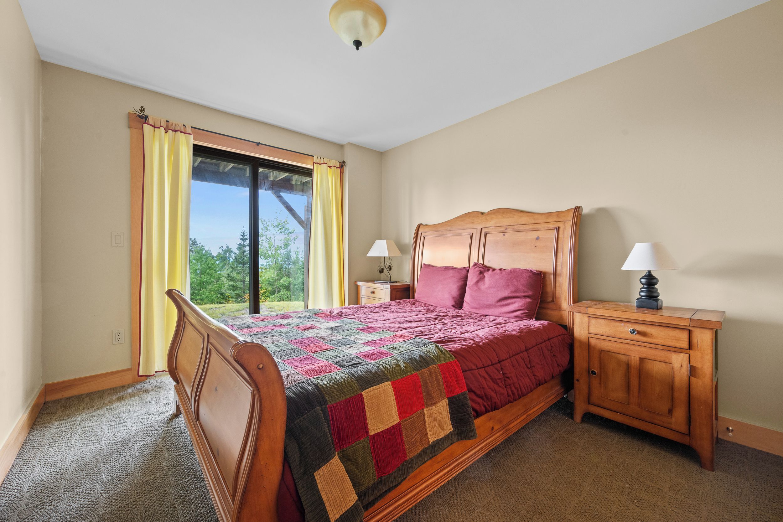 Iron/ironing board, WiFi (free), bed sheets
