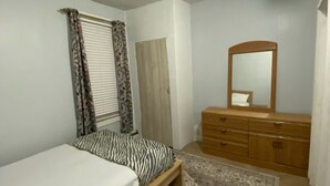 Unclassified image, 2 of 6, button - Private Bedroom (Paterson)
