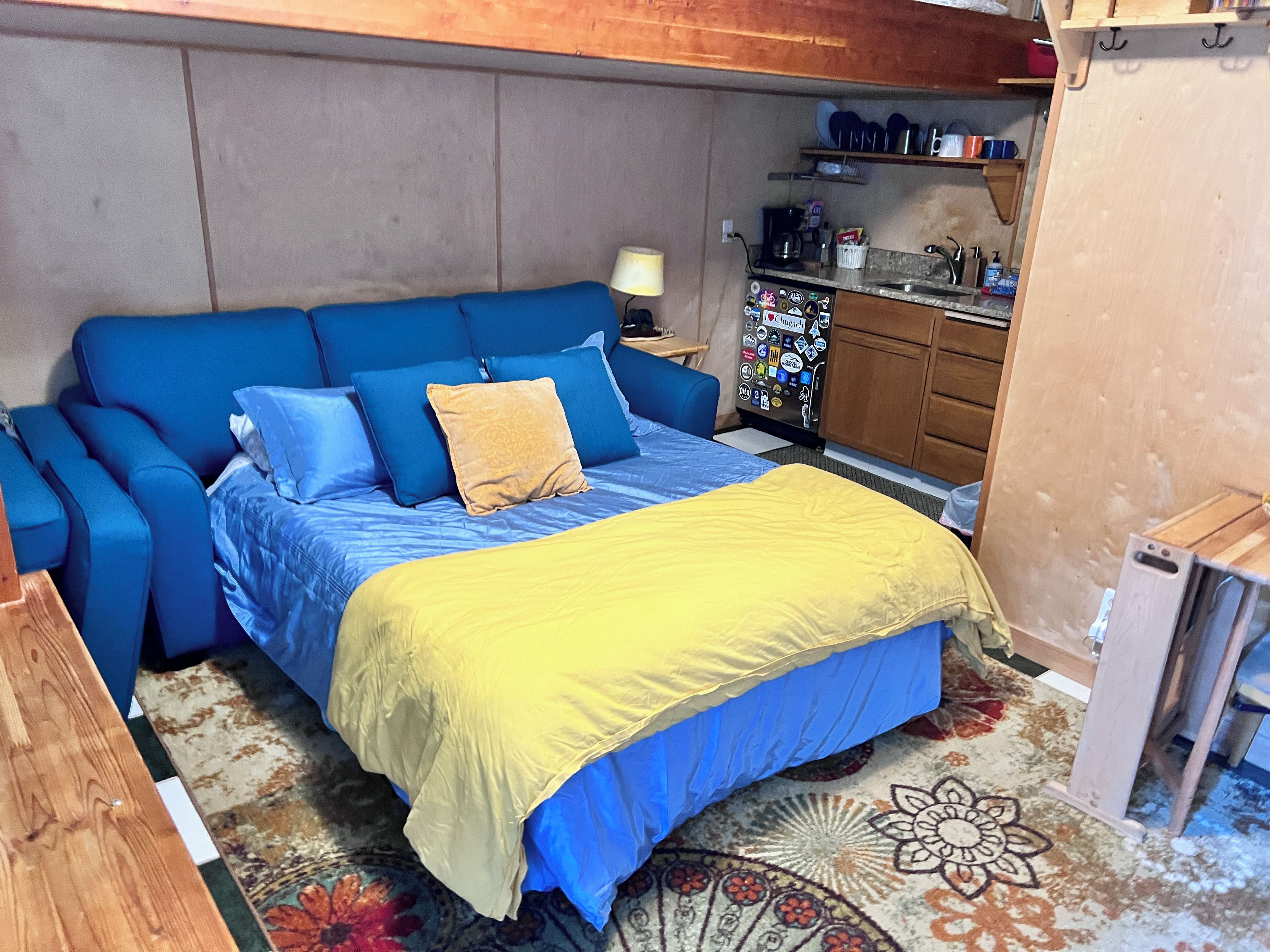 WiFi, bed sheets