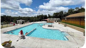Pool -     Brand-New Luxury Home Spacious, Stylish & Your Home Away From Home (Tobyhanna)