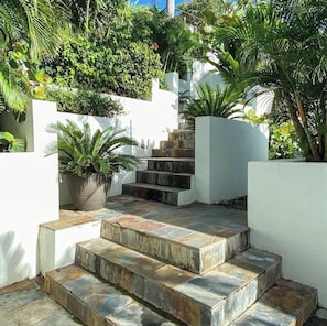 Property grounds - NEW! Dreamy & Spacious 5-bedroom house with generator in Cruz Bay with Pool (Cruz Bay)