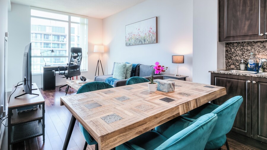 StayToronto - The Fort York Suites
