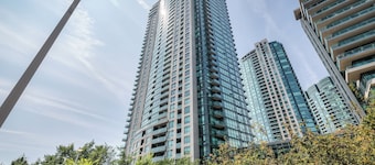 StayToronto - The Fort York Suites