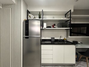 Private kitchen - Cozy 1-bedroom apartment with AC in lovely Moema neighbourhood in São Paulo (São Paulo)