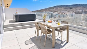 تناول الطعام بالخارج