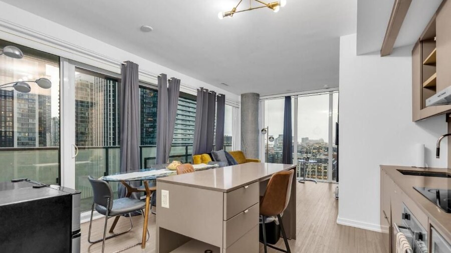 StayToronto - The Entertainment Suites